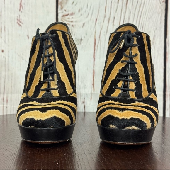 GUCCI Pony Hair Napa Leather Tiger Print Platform ankle booties Size 37 (7) EUC - Picture 6 of 17